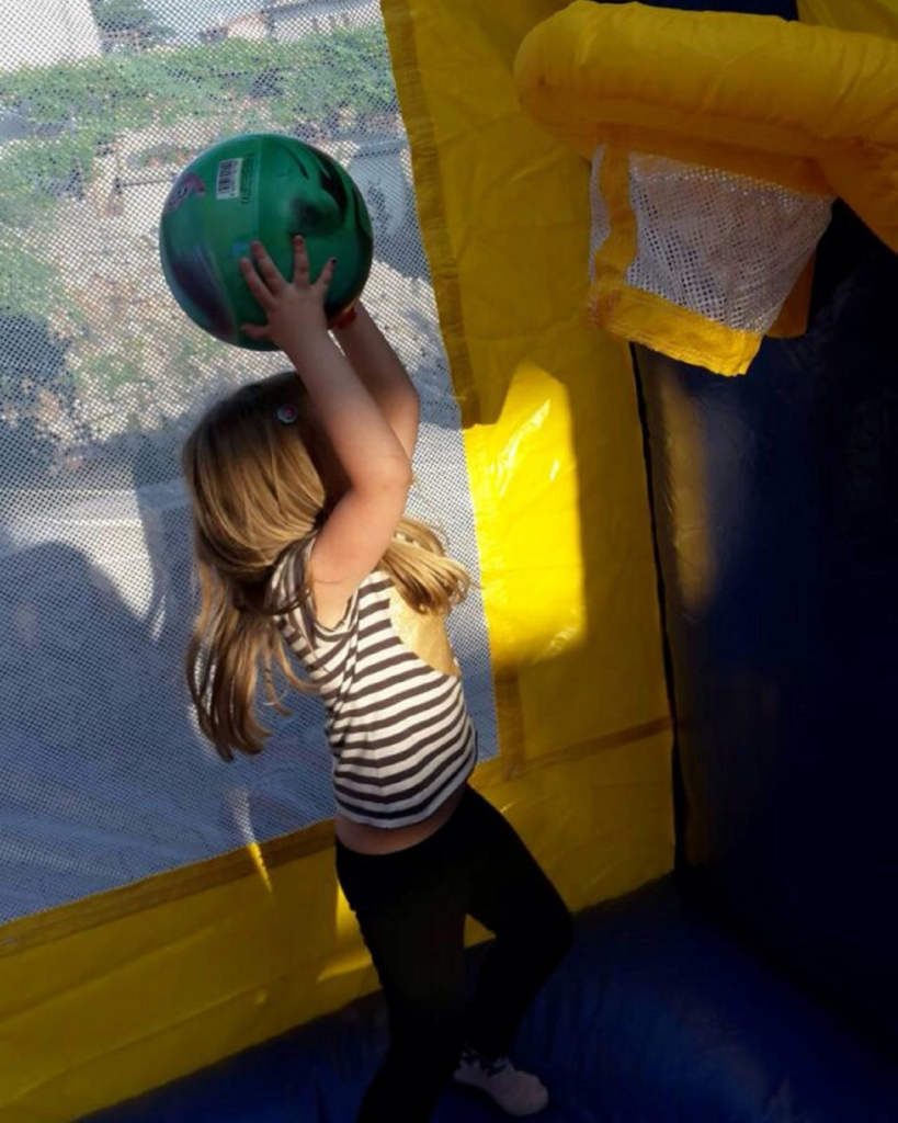 dvorac-na-napuhavanje-sportski