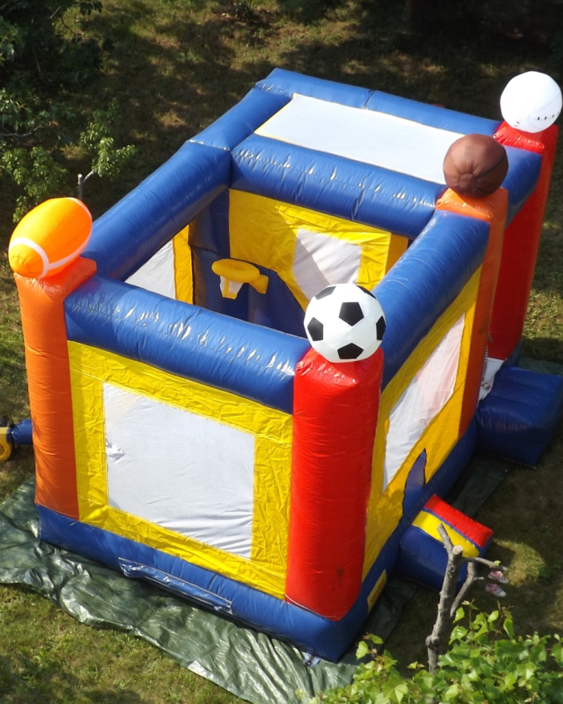 dvorac-na-napuhavanje-sportski