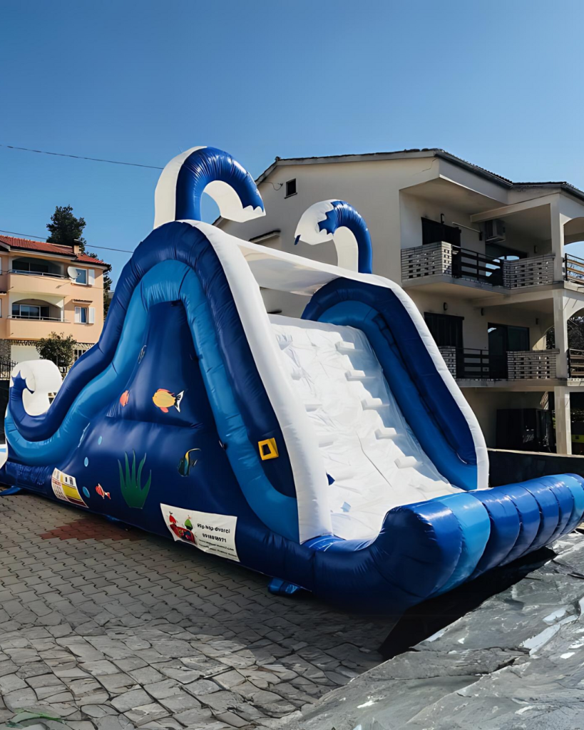 dvorac-na-napuhavanje-aqua